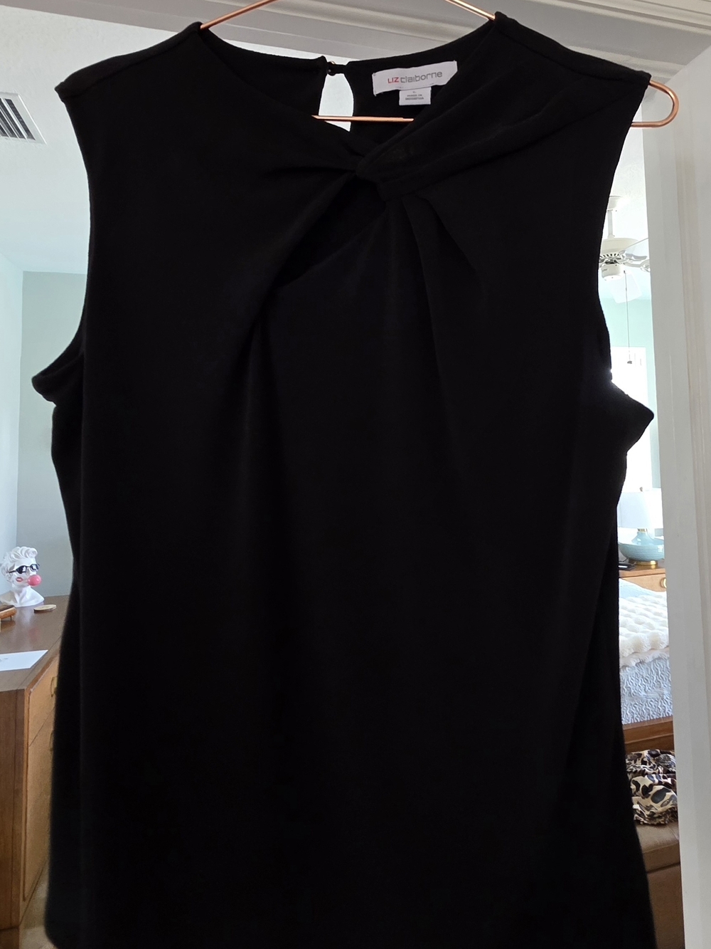 Liz Claiborne Black Sleeveless Twist-Front Camisole